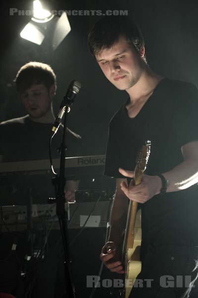 WHITE LIES - 2009-03-09 - PARIS - La Maroquinerie - 